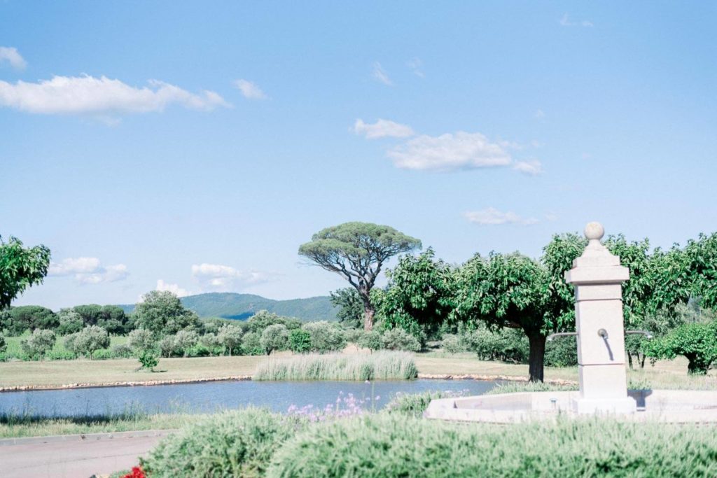 Vue sur le domaine de mariage de Saint Julien d'Aille