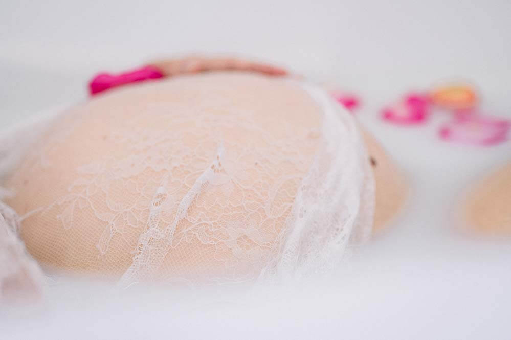 séance maternité romantique fleurie