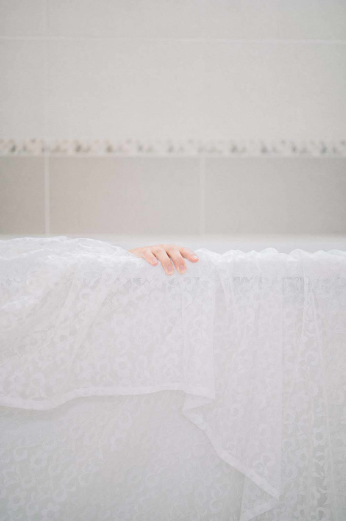 séance maternité baignoire lait